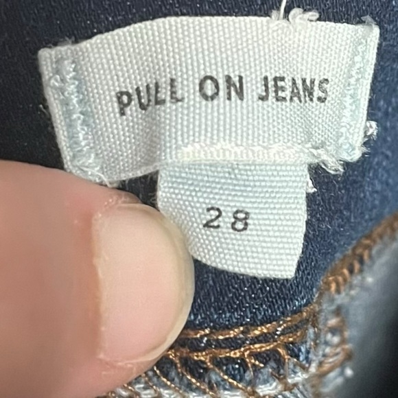 Madewell Pull On Jeans - Picture 10 of 12